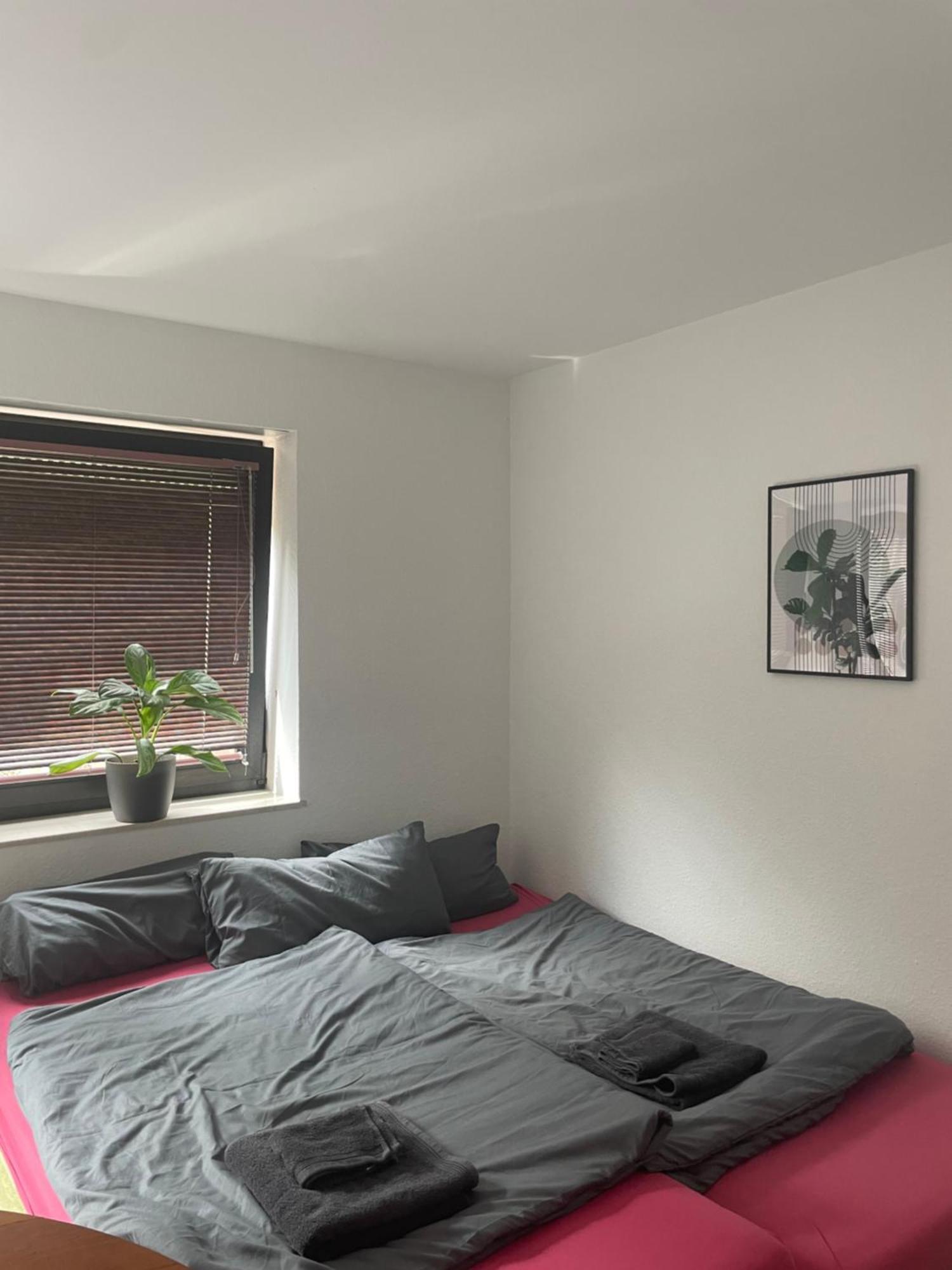 Schoenes Apartment Mit Terrasse Im Steingarten บาด วิลเบล ภายนอก รูปภาพ